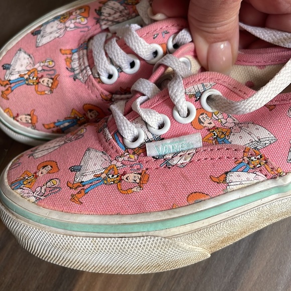 VANS- limited edition Disney collaboration - Picture 8 of 9